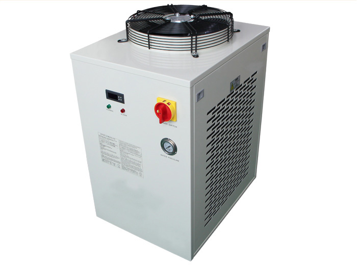 UV LED固化光源設(shè)備的三大配置照射頭、水冷機(jī)、電源驅(qū)動(dòng)